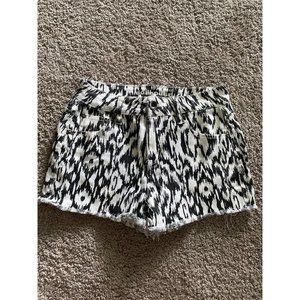 Dollhouse women’s size 4 black / white denim shorts